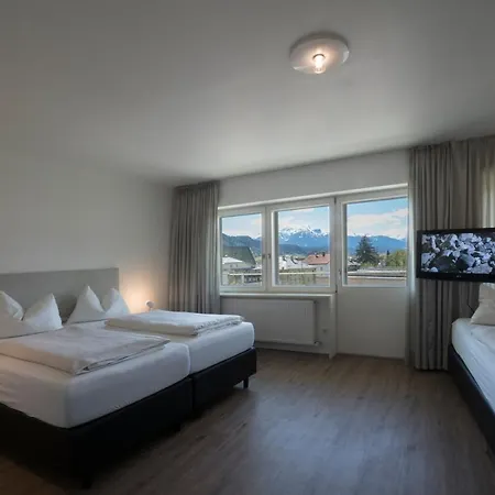 Parkhotel Szálloda Hall in Tirol