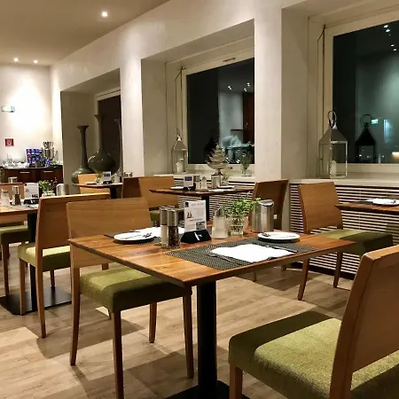 Parkhotel فندق