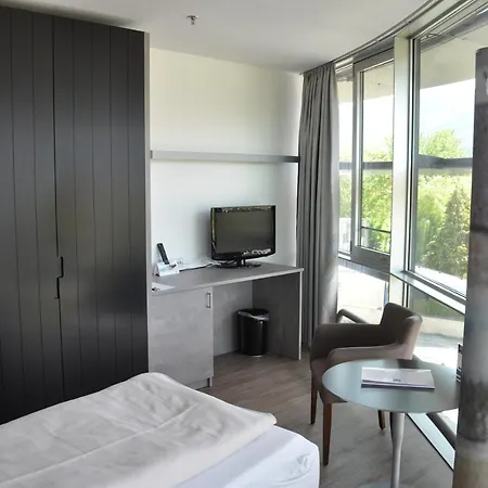 ホテル パークホテル ホール チロル